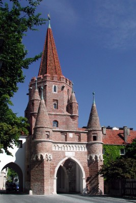 Kreuztor_Ingoldstadt.jpg