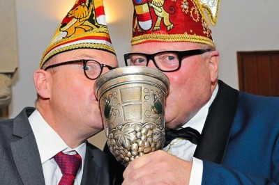 Prinz-Bernard-startet-in-die-Session-Der-Lebensfreude-eine-Buehne-bieten_image_630_420f_wn.jpg (49.88 KiB) 6353-mal betrachtet Prinz-Bernard-startet-in-die-Session-Der-Lebensfreude-eine-Buehne-bieten_image_630_420f_wn.jpg