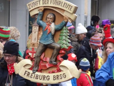 zunft-der-fuhrleute-freiburg.jpg (61 KiB) 3011-mal betrachtet zunft-der-fuhrleute-freiburg.jpg