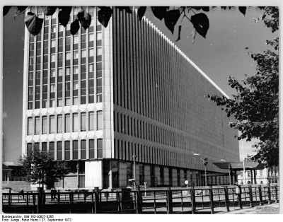 Bundesarchiv_Bild_183-L0927-0305,_Berlin,_Aussenministerium.jpg