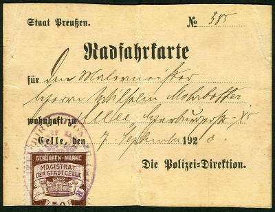 1920-09-07_Radfahrkarte_Staat_Preußen_No._385_Polizei-Direktion_Gebühren-Marke_Stadt_Celle_Magistrat_Malermeister_Wilhelm_Mohrbotter.jpg