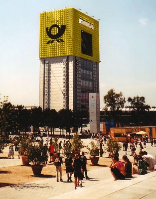 469px-Expo2000-Briefkasten.jpg