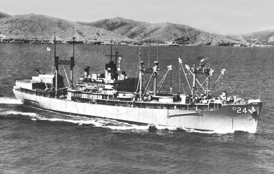 1024px-USS_Everglades_(AD-24)_underway_at_sea,_circa_in_the_1960s.jpg